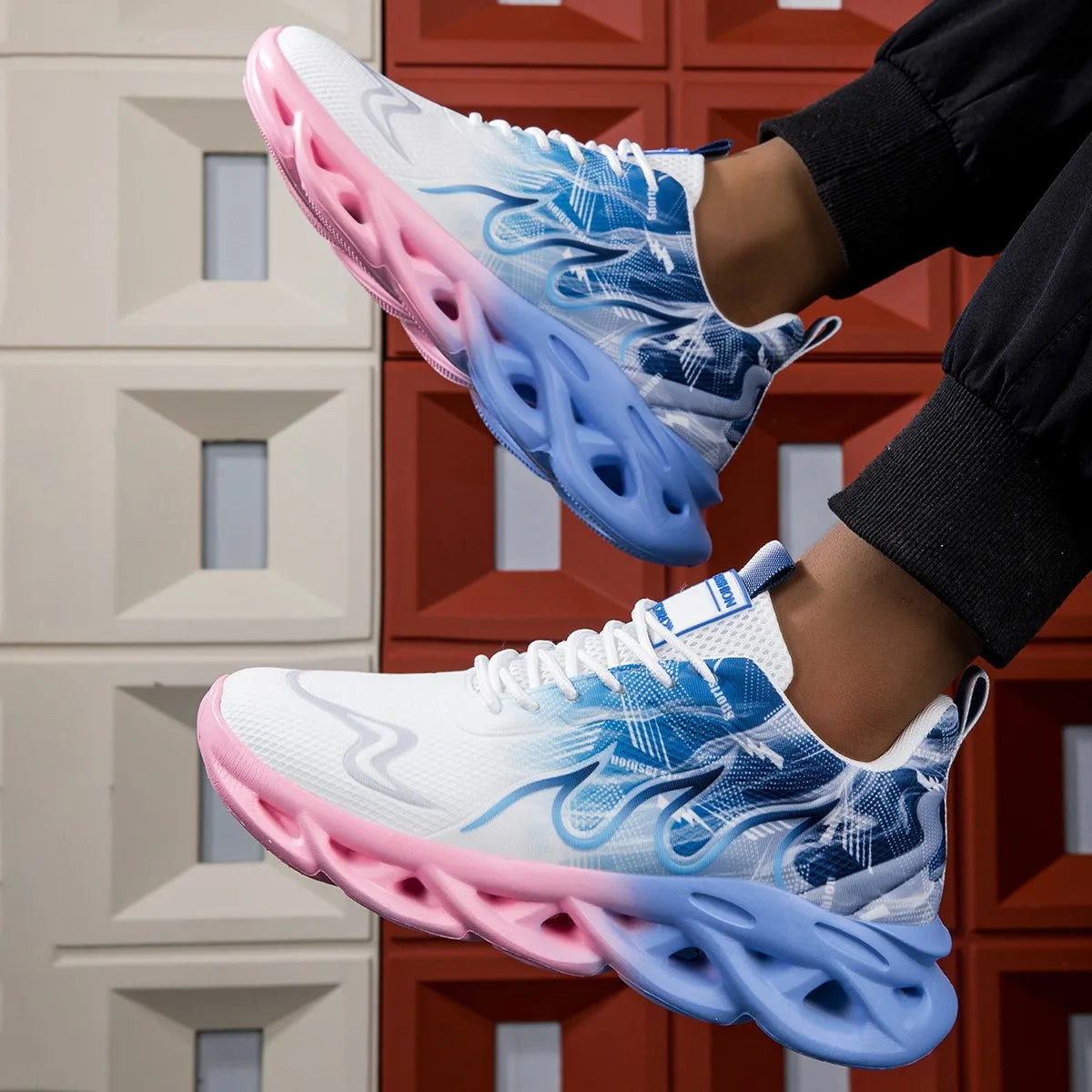 Unisex mesh sneakers for sports