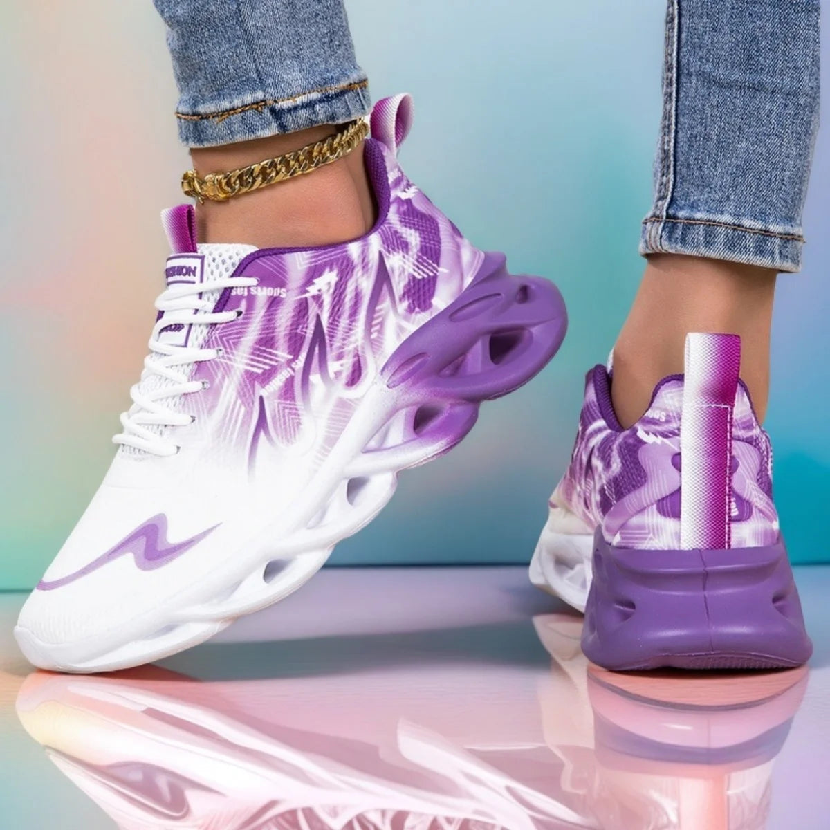 Comfortable flat tennis shoes for walking