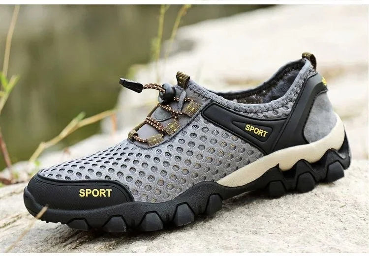 Men's casual shoes with superior traction