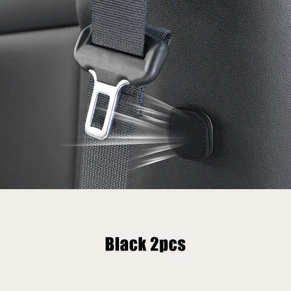 Seat belt fixing clip with solid buckle