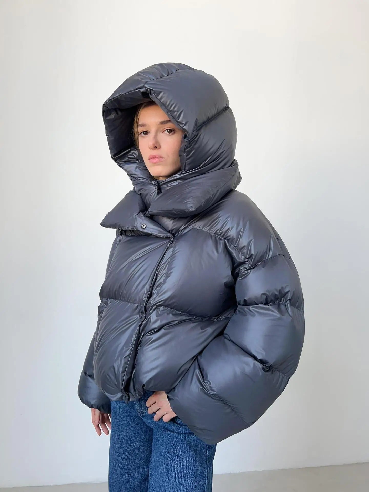 Women's hooded parkas with polyester filling